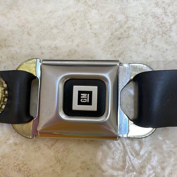 LITTLE EARTH PRODUCTIONS BEER BOTTLE LID SEAT BELT - Picture 2 of 7